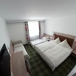Hotel Hotel-landgasthof Schuster 3*