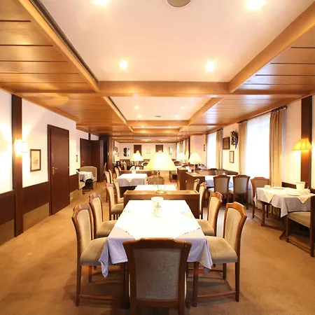 Otel Hotel-landgasthof Schuster Greding
