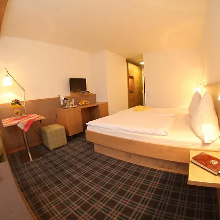 Szálloda Hotel-landgasthof Schuster Greding
