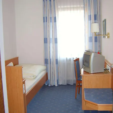 Hotel-landgasthof Schuster Szálloda Greding