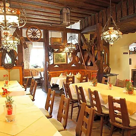 Hotel-landgasthof Schuster Szálloda 3*