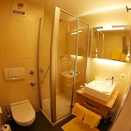 Szálloda Hotel-landgasthof Schuster 3*