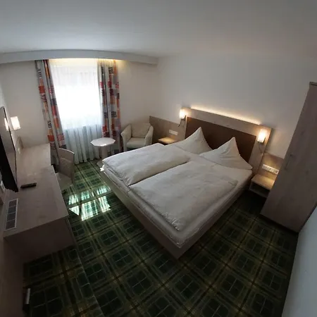 Hotel-landgasthof Schuster Szálloda 3*