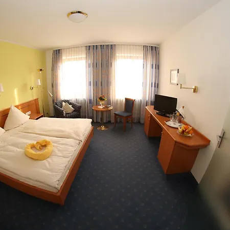 Hotel-landgasthof Schuster Szálloda Greding
