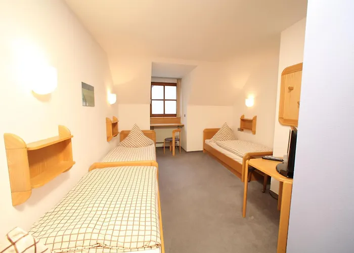 Hotel Hotel-landgasthof Schuster 3*